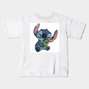 Stitch and his comforter Kids T-Shirt